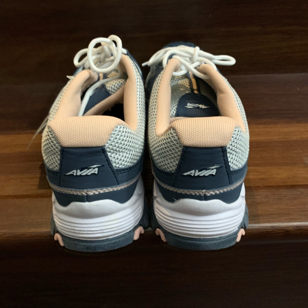 New Avia Women's Blue and Beige Athletic Shoes. Size 9.5 - Picture 4 of 10